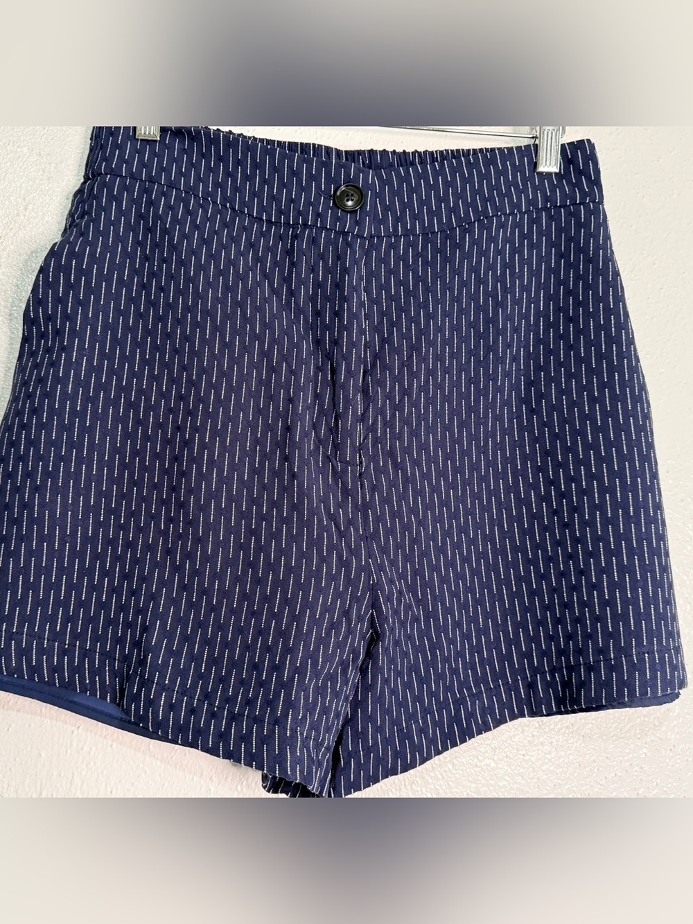 Staccato Navy Patterned Shorts. Lined. Sz M.